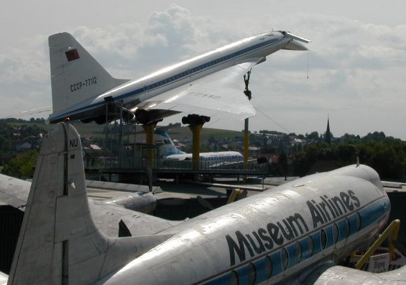 Tu144