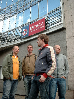 Studenten vor der ESTACA